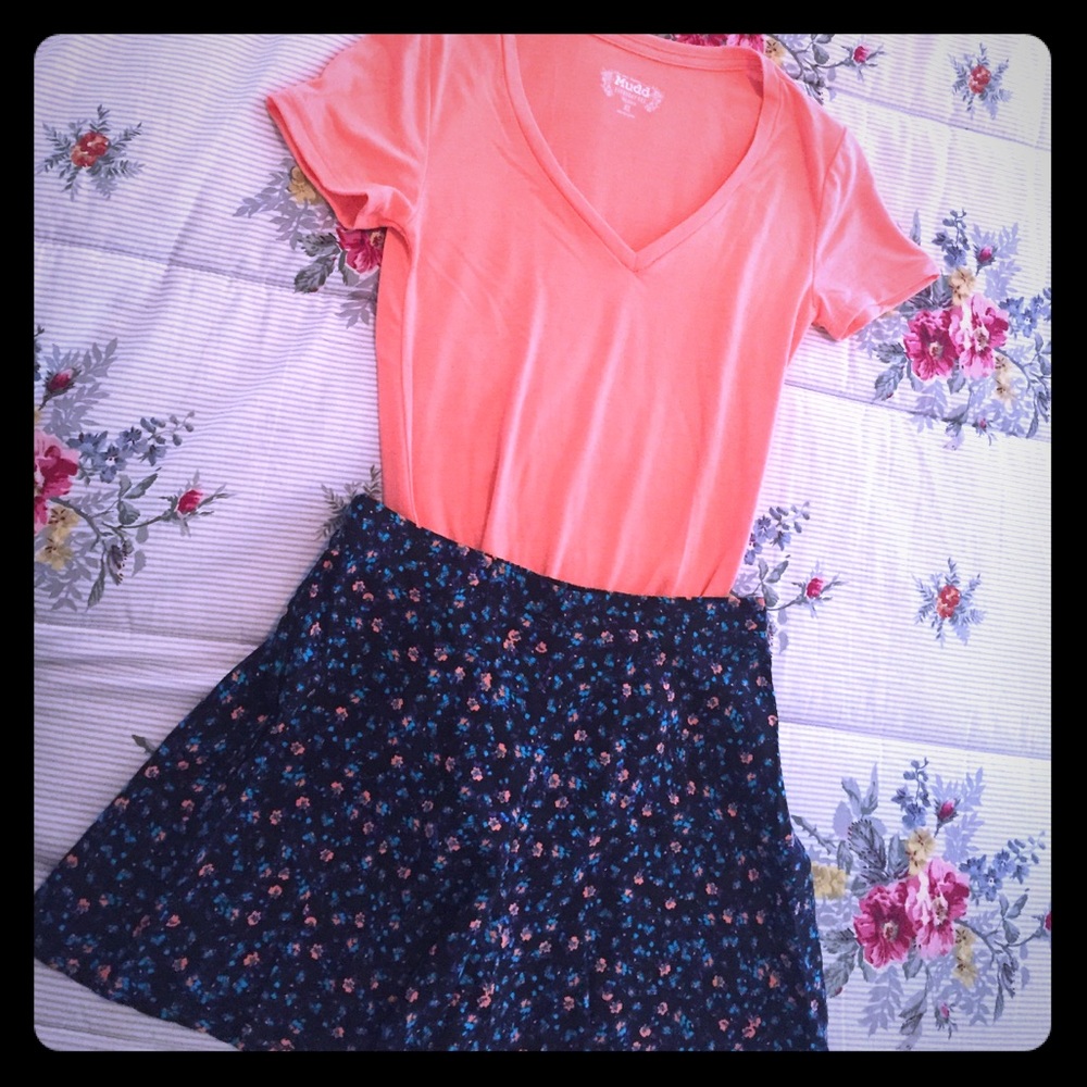 NWOT-SALE🌷flower shorts/ matching T-shirt