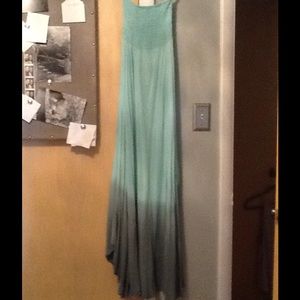 Turquoise/mint ombré strapless tube dress.