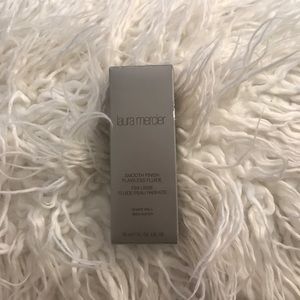 Laura mercier foundation - never used before