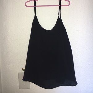 black dressier tank
