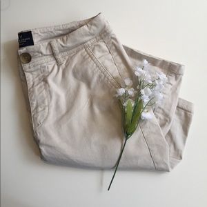 🌸American Eagle Light Khaki Bermuda Stretch Short
