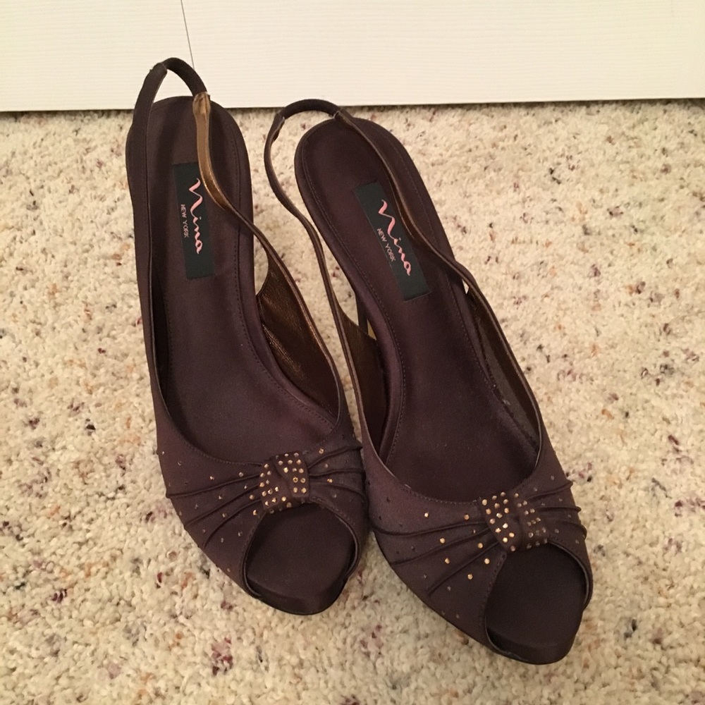 Nina Elza Chocolate-brown satin peep toe, sz. 9.5