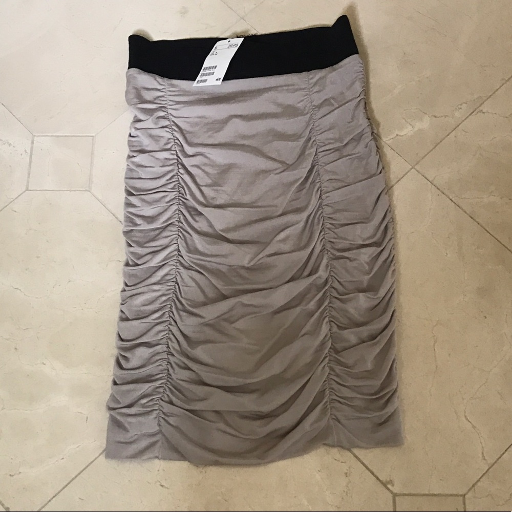 H&M Rouched Pencil Skirt Brand New NWT - Picture 2 of 2