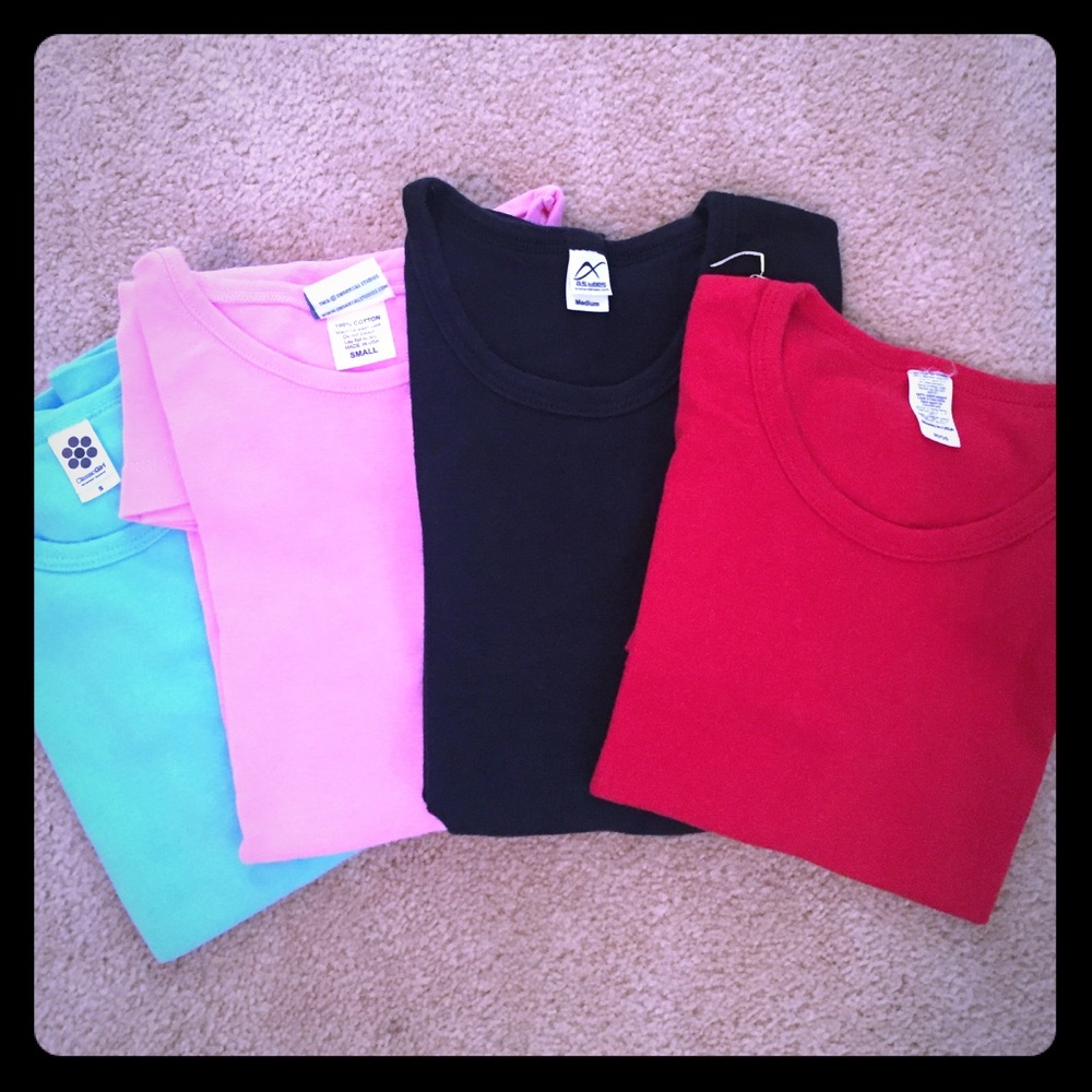 Sale ⭐️4 T-shirts