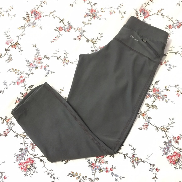 Nike Pants - Offer Me🥂Nike Grey Cropped Workout Leggings