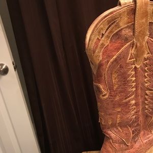 Corral boots- size 8.5- unique design!