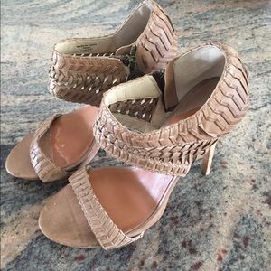 Max Studio Brown Leather Heels