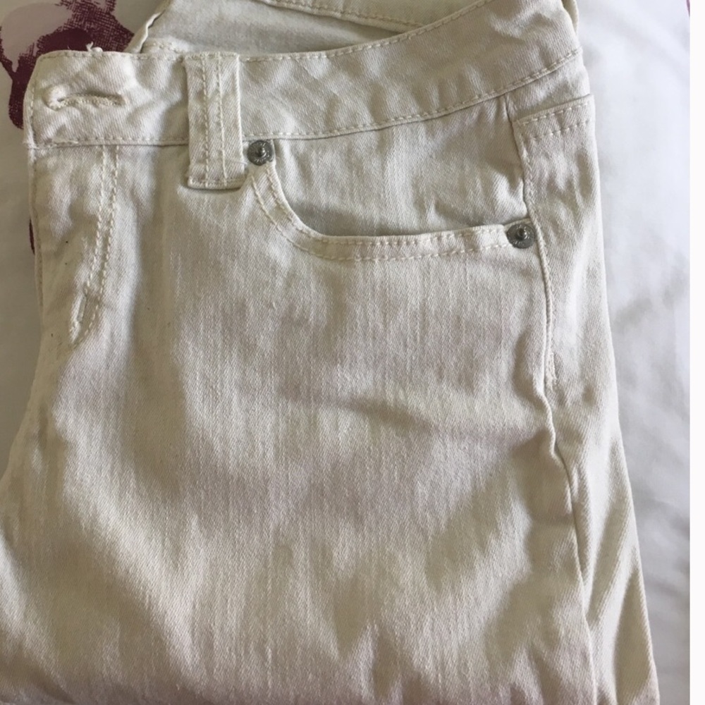 White skinny jeans