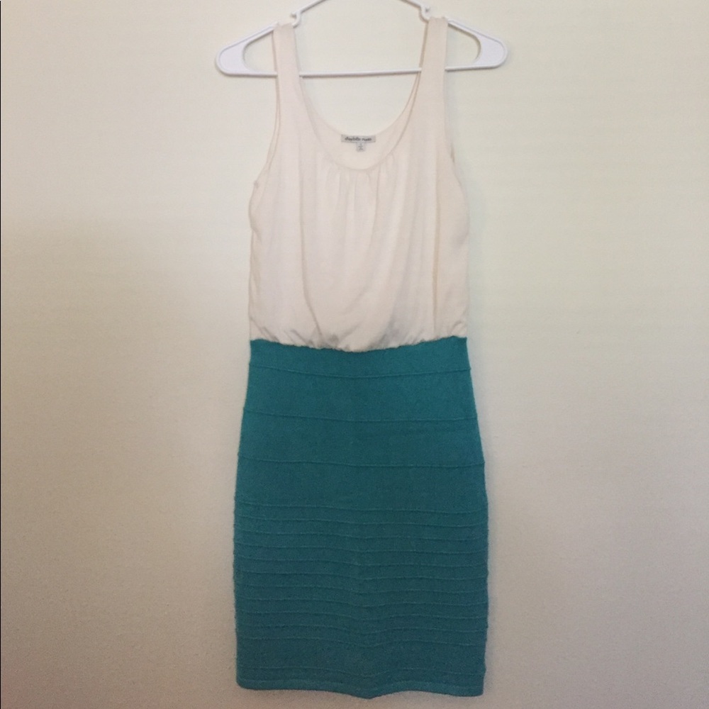 **S O L D** 🍃💃🏻🌸 Blue and cream colored dress