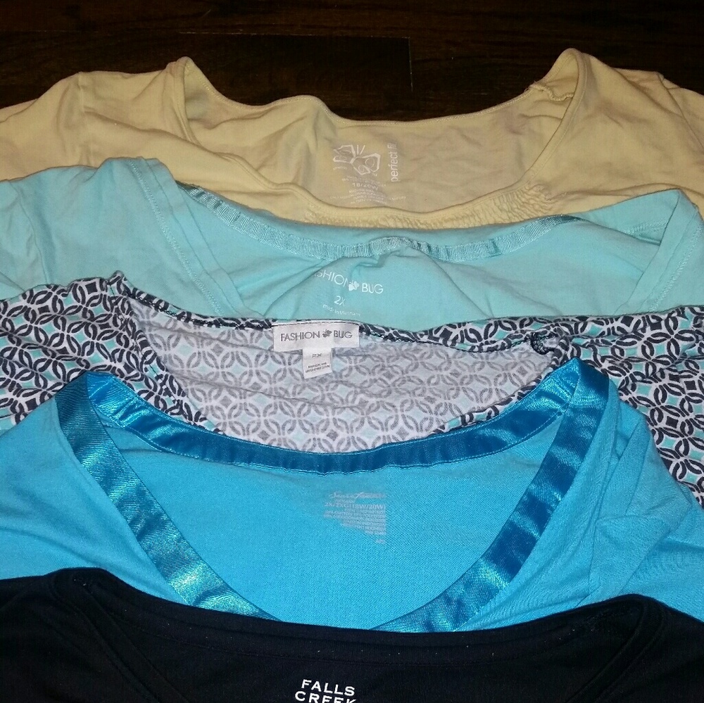 5 Women's Shirts 2XL