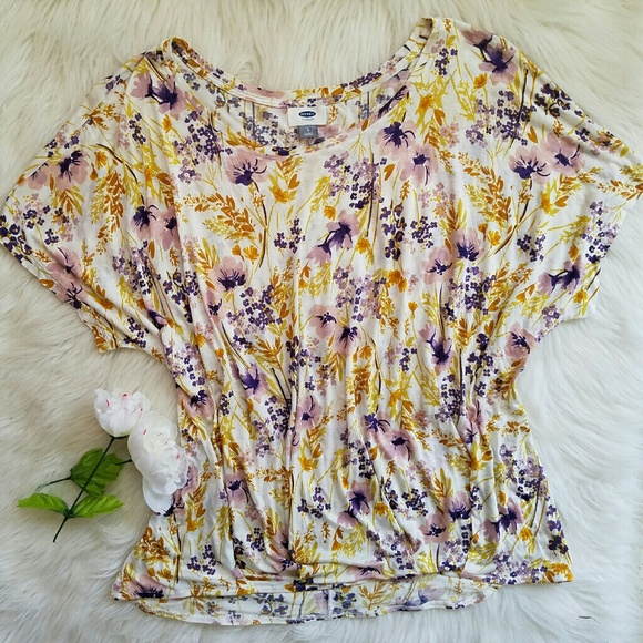 Old Navy Tops - Old Navy Floral Blouse
