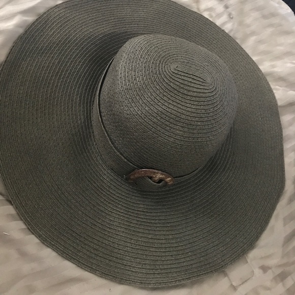 Dark brown beach hat - Picture 1 of 3