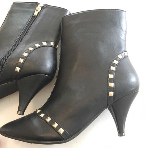 Black booties with gold studs - Picture 3 of 4