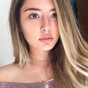 Meet your Posher, Stephani