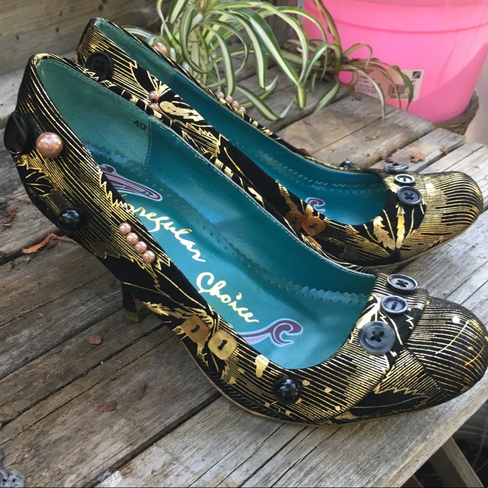 Black & Gold Irregular Choice