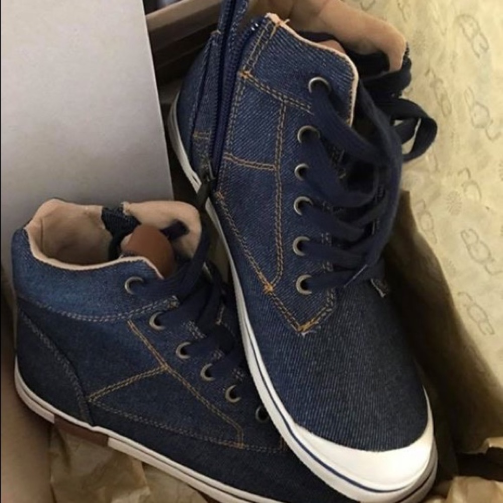 UGG Denim Girls High Top Sneaker Size 3