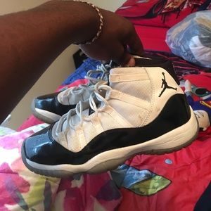 Jordan 11 (grade school) size 5.5