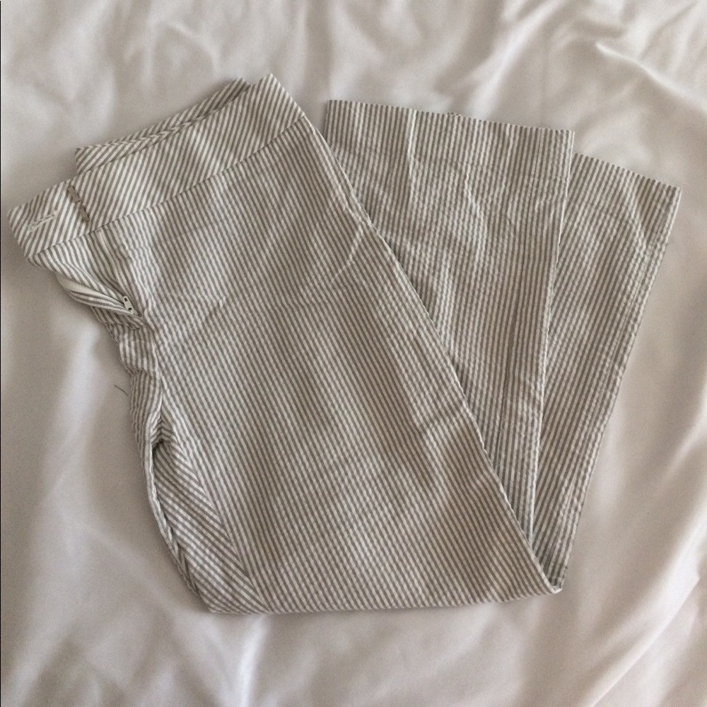 Ann Taylor copped, sear sucker slacks