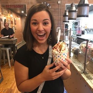 Meet your Posher, Kayla