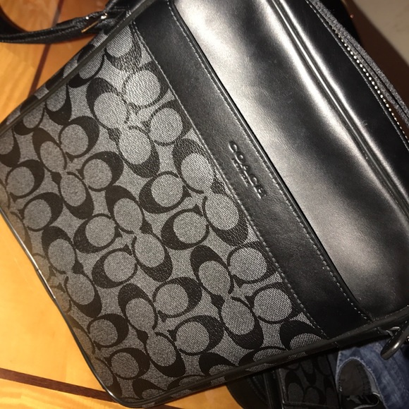 Coach traveling bag - Picture 3 of 3