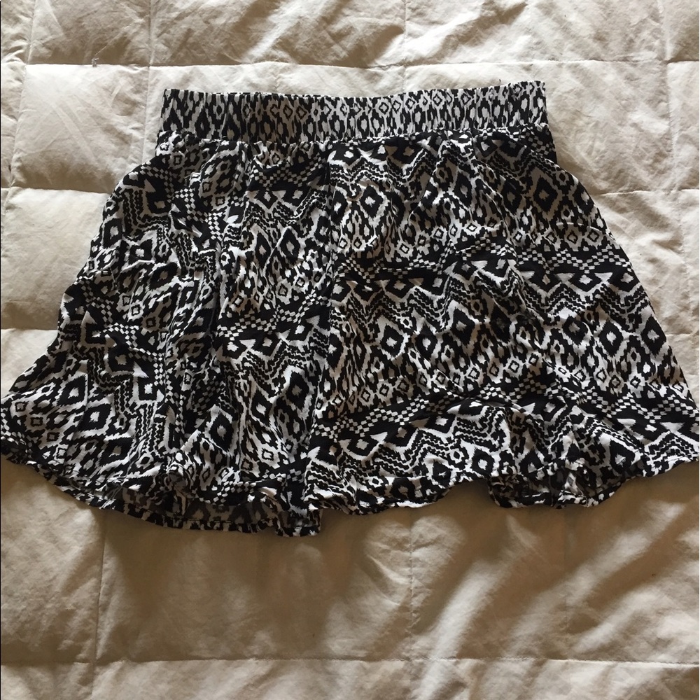 Black/white tribal skater skirt size Small