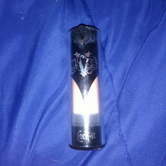 Kat Von D Lock It Foundation - Picture 1 of 3