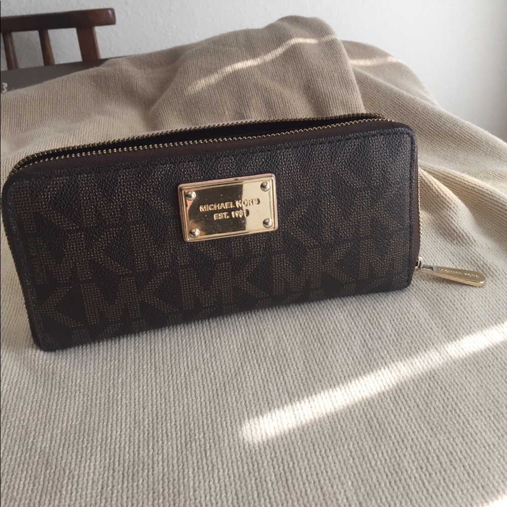 Brown leather Michael Kors wallet