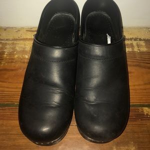 Dankso nursing shoes