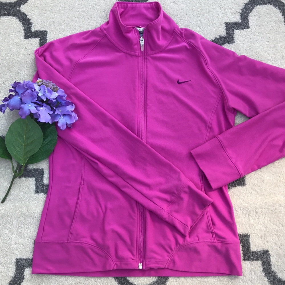 🏃🏽‍♀️Nike Jacket