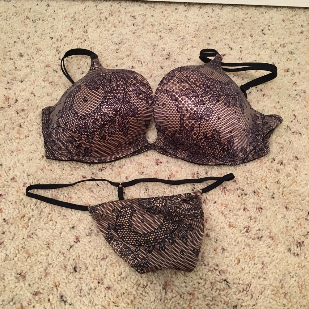 Victoria's Secret Very Sexy Push-up + v-string set