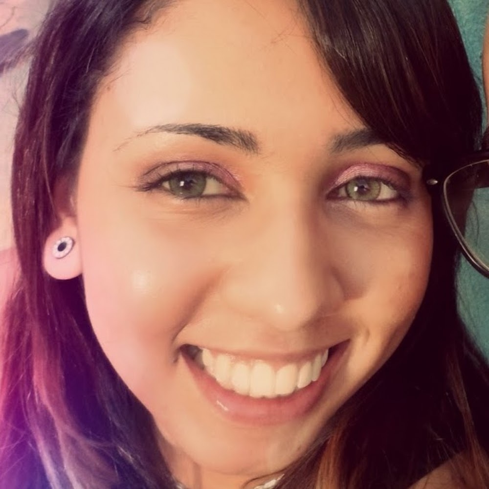 Meet your Posher, Ana carolina