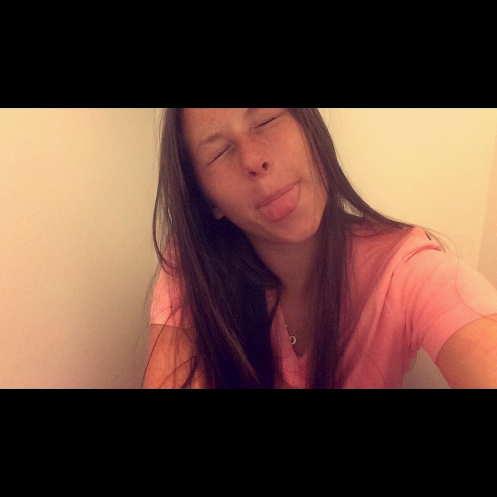 Meet your Posher, Claire