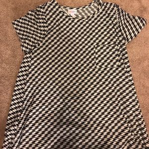 Small houndstooth lularoe Carly