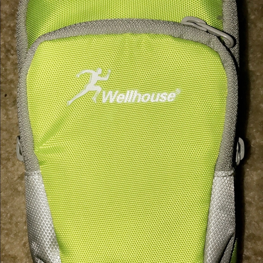 Sport cellphone holder.