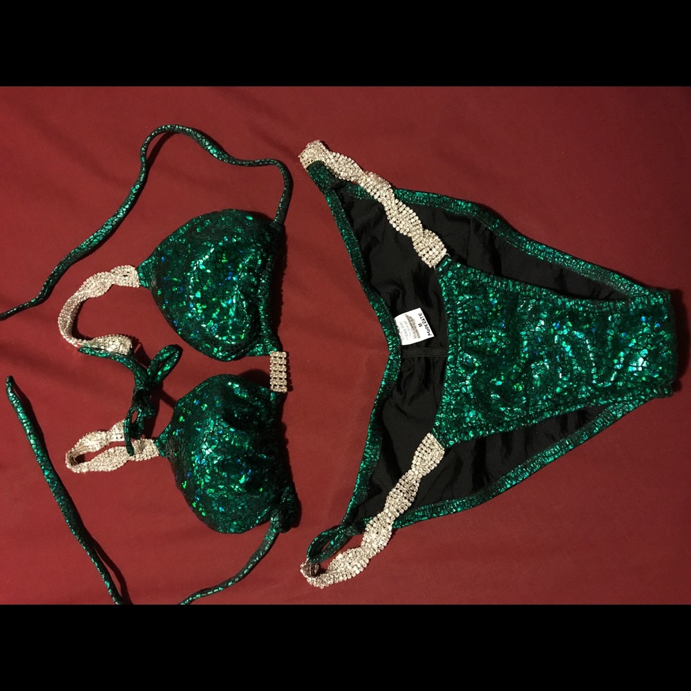 Green sparkle bikini competition suit Sz Med