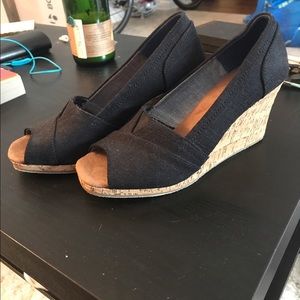 Toms open toe wedges, size 7.5
