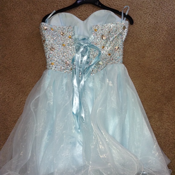 Dresses & Skirts - I baby blue short dress
