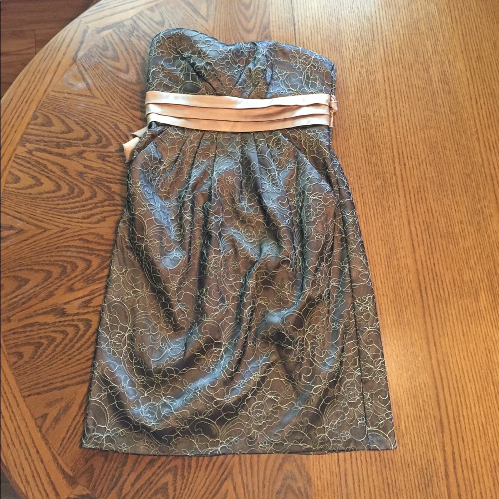 Cute gold strapless dress