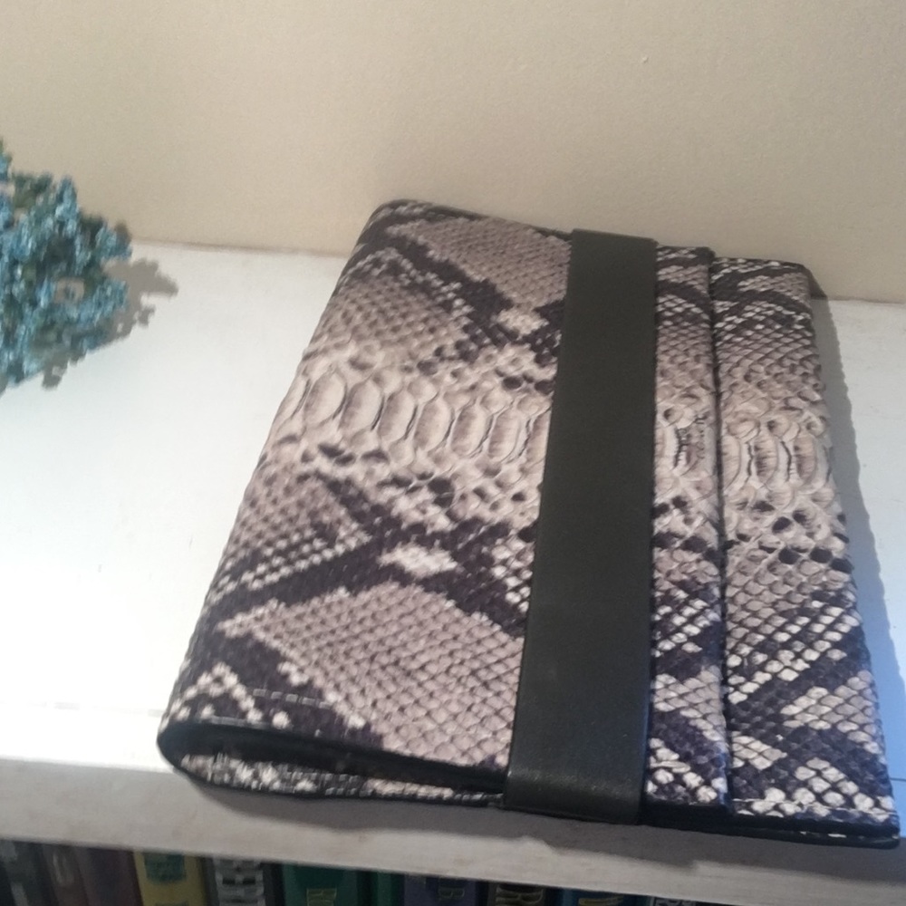 Authentic Coach Embossed Python Leather Clutch - Picture 4 of 5