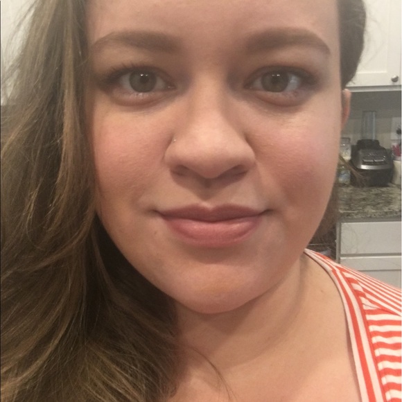 Meet your Posher, Danielle - Picture 1 of 1