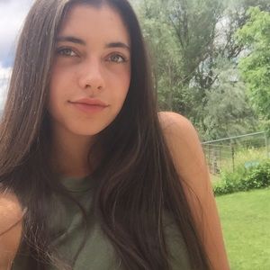 Meet your Posher, Ella