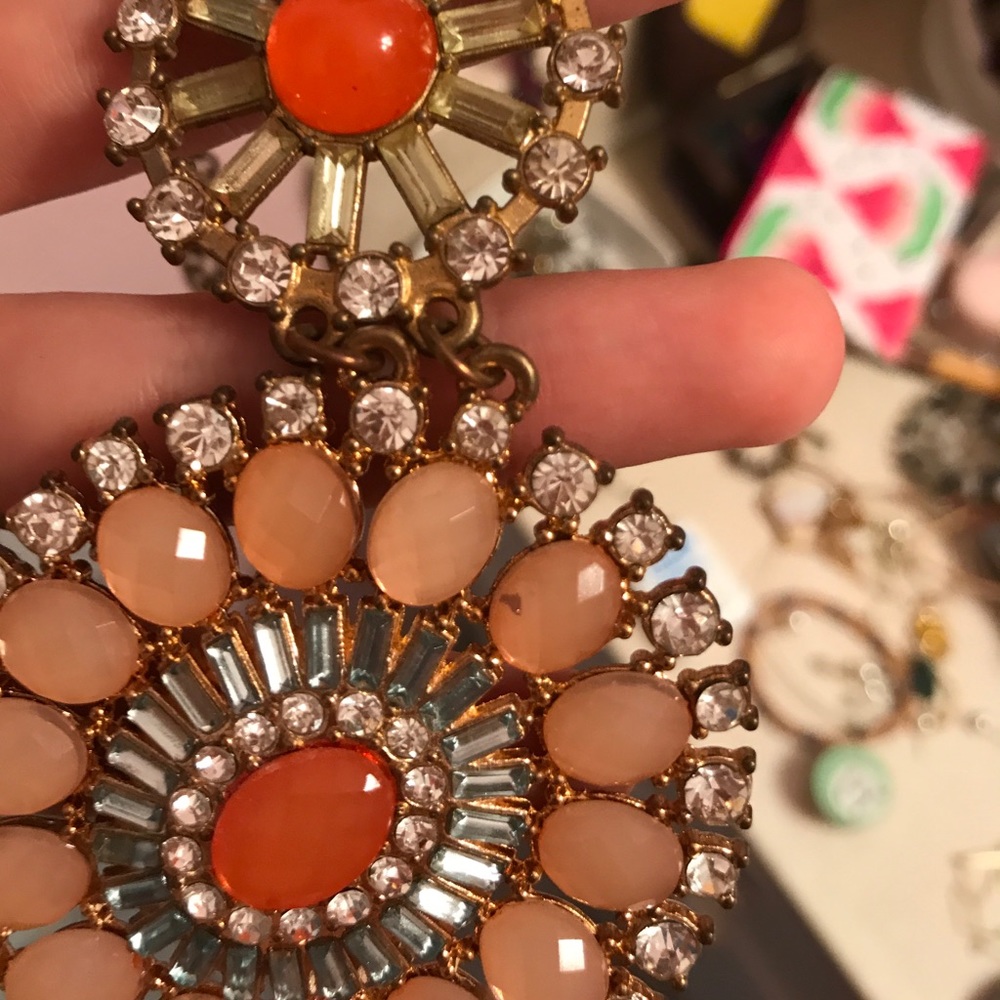 Flower statement necklace - Picture 4 of 4