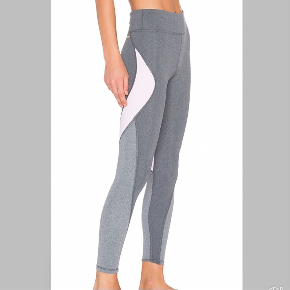 ALALA Edge Ankle Leggings