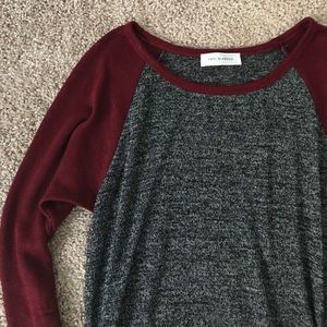 Gray & maroon top