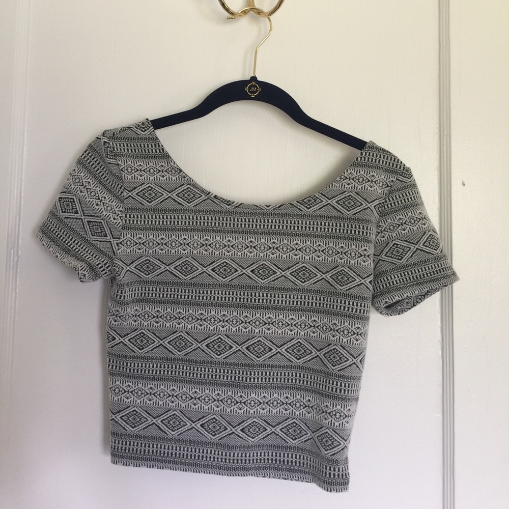 Hip patterned crop top