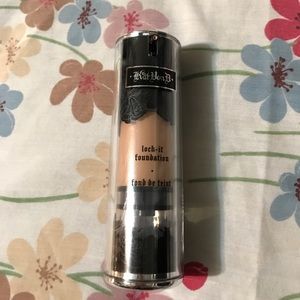 Kat Von D Lock-It Foundation - Light 49