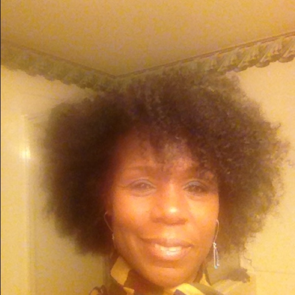 Meet your Posher, Monique