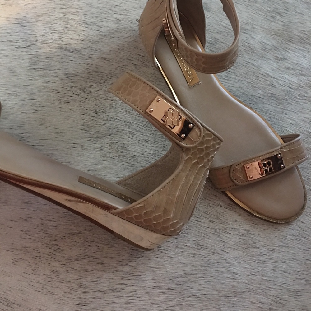 BCBGMAXAZRIA rose gold sandals!