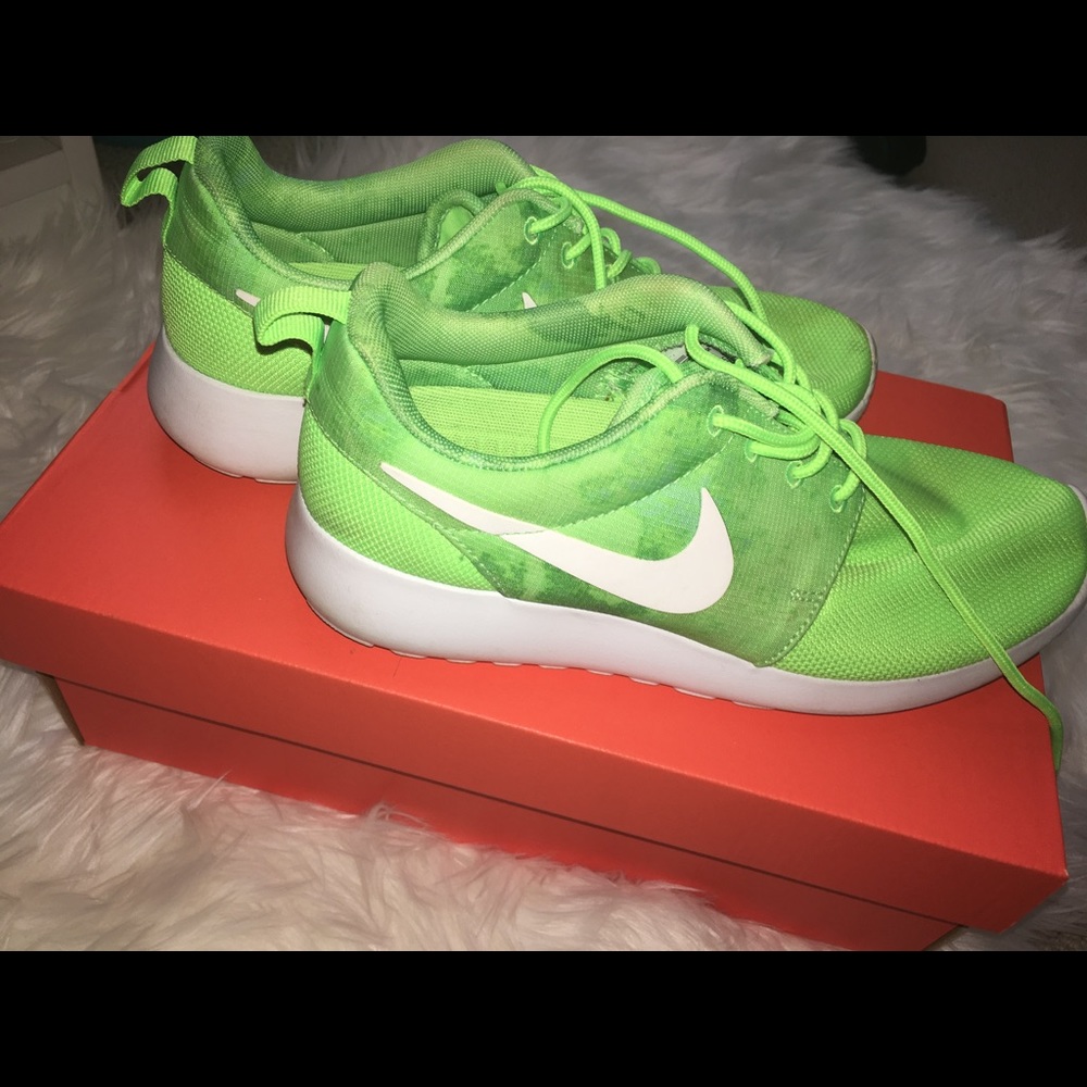 Nike Roshies - Picture 1 of 1