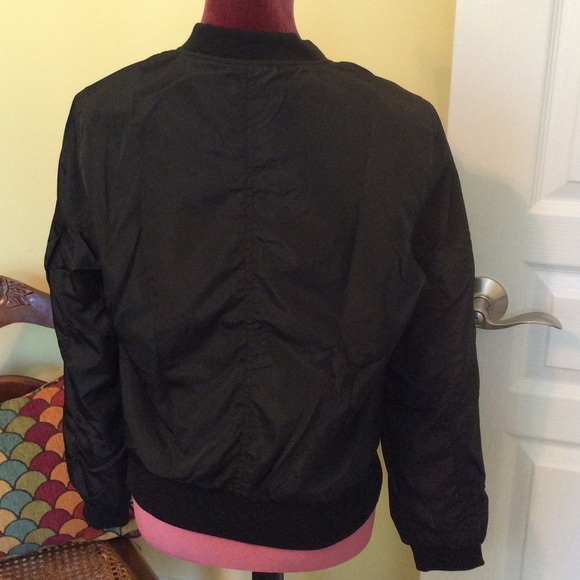 Floral bomber jacket-HP❤️12/9/17! - Picture 5 of 5